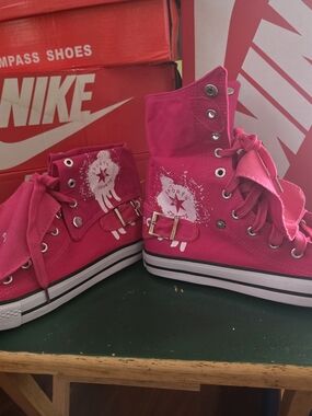 Women’s High-Top Canvas Sneakers in Hot Pink